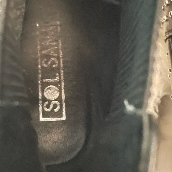 Uniqie Sol Sana studded, square heeled booties - Picture 2 of 13